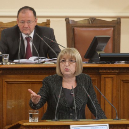 Цецка Цачева в парламента