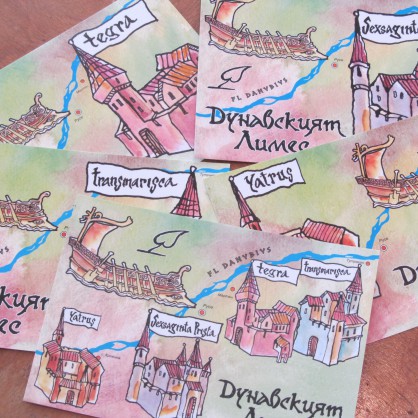 Пощенски картички, на които са изрисувани римски крепости от поречието на Дунава и са изписани рецепти на римски гозби