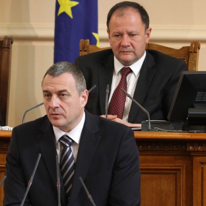 Михаил Миков и Цветлин Йовчев по време на парламентарен контрол