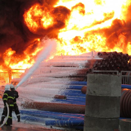 Пожар горя в Промишлена зона във Враца