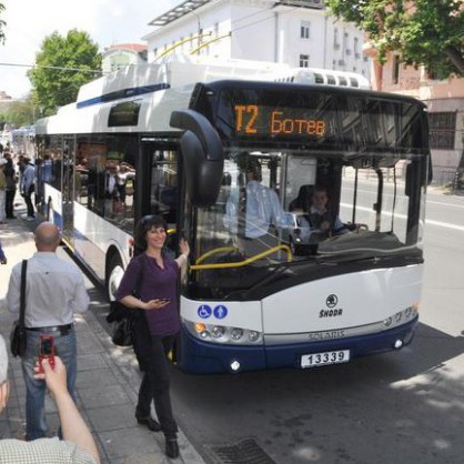 От 1 юли по улиците на Бургас ще пътуват само новите говорещи тролейбуси