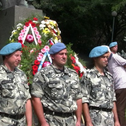 Военна полиция охраняваше алеята пред паметника на Левски на Бунарджика в Пловдив