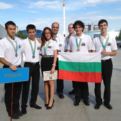 Два сребърни и три бронзови медала спечелиха български ученици на Международната олимпиада по физика