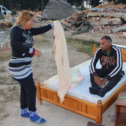 В Стара Загора продължава акцията по събаряне на незаконните ромски постройки в квартал 
