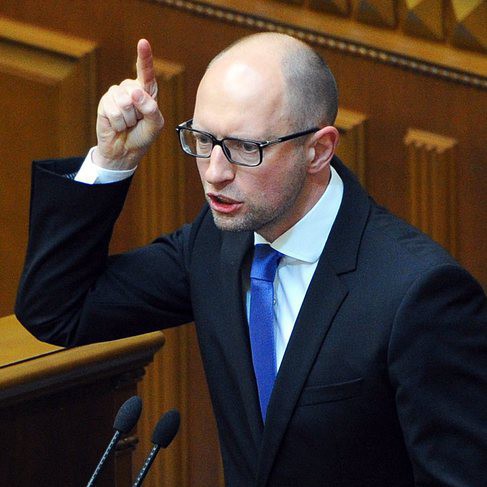 Яценюк каза, че в никакъв случай няма да се съгласи на коалиция с Партия на регионите и комунистите.