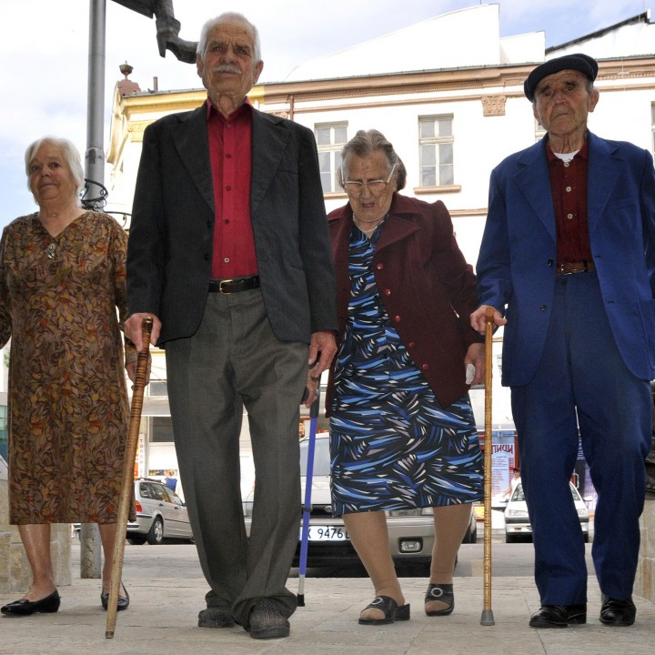 Пенсионерите в България се увеличават, а парите им за старост са нищожни
