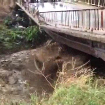 Мостът в пловдивското село Първенец се срути