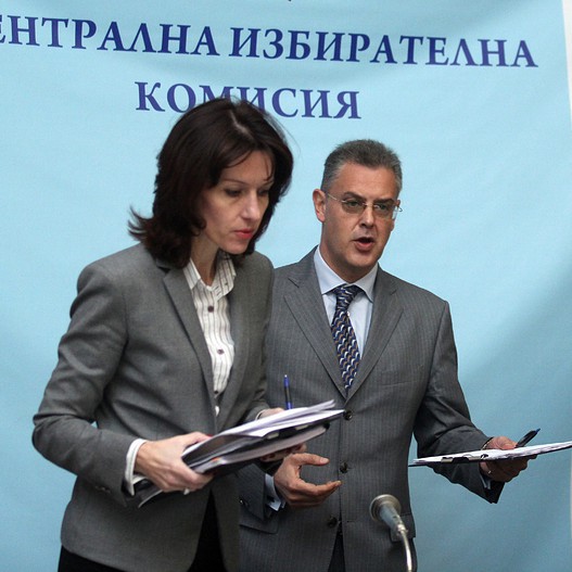 Камелия Нейкова и Александър Андреев от ЦИК