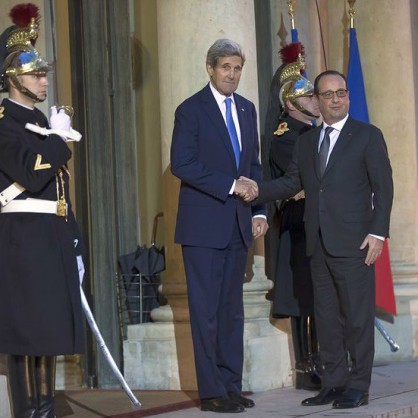 Държавният секретар на САЩ Джон Кери и френският президент Франсоа Оланд