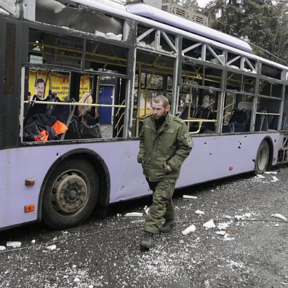 Обстрел на спирка в Донецк