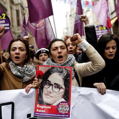 Протести в Турция срещу убийството на студентка