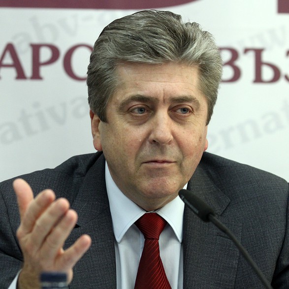 Георги Първанов смята, че сегашният държавен глава има вина за отхвърлянето на два от въпросите за референдума