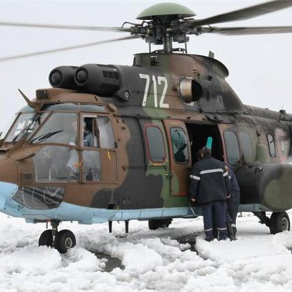 Военни хеликоптери участваха в спасителни акции