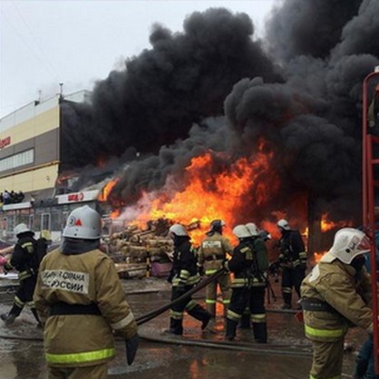 Пожар в мола в руския град Казан