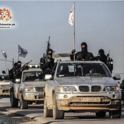 Терористи от ИДИЛ карат джип с русенска регистрация