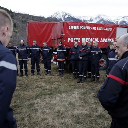 Спасителна операция за самолет, който се разби във Франция