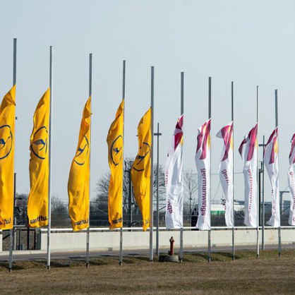 Флагове на Луфтханза и Джърмануингс свалени в знак на траур