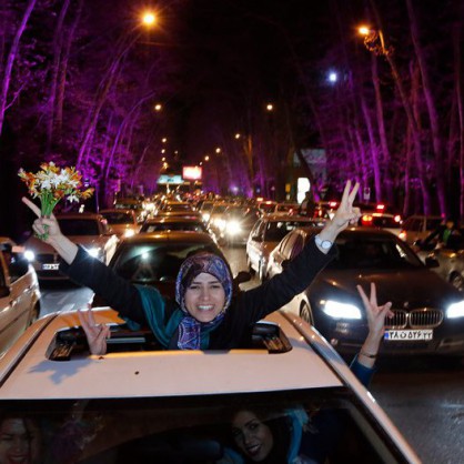 В Иран празнуват пробива в ядрените преговори със Запада
