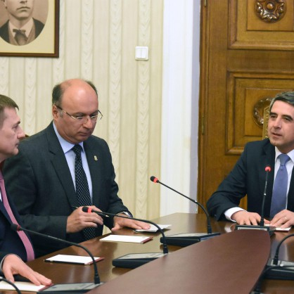 Президентът Росен Плевнелиев разговаря с вицепрезидента на Европейската комисия Андрус Ансип