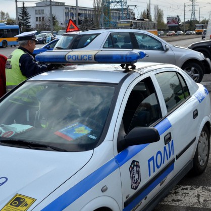Катастрофа между джип и тролей в София