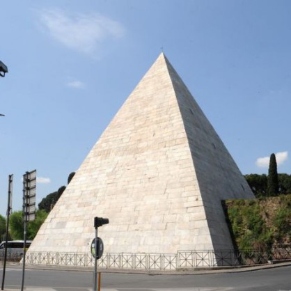 Пирамидата на Цестий в Рим