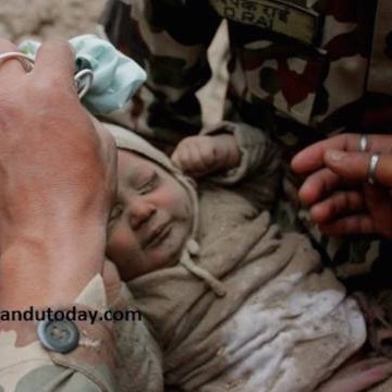 Четиримесечно бебе бе извадено от руините в Катманду
