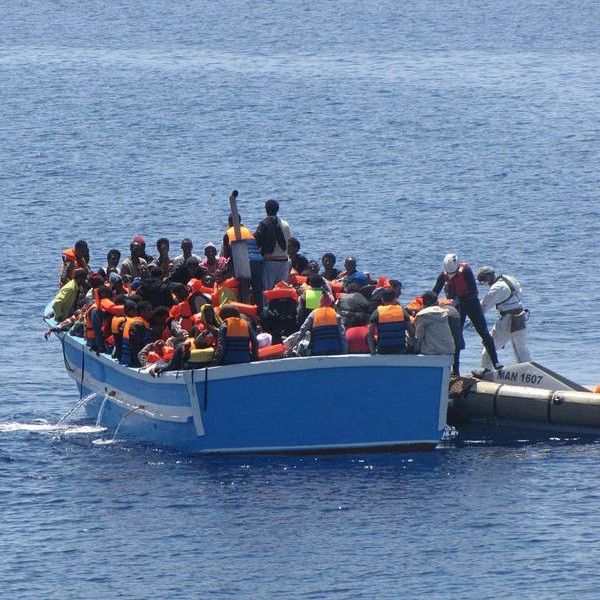 Хиляди мигранти се опитват да прекосят Средиземно море всеки месец, за да достигнат до Италия