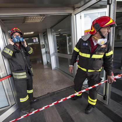 Пожар затвори международното летище в Рим