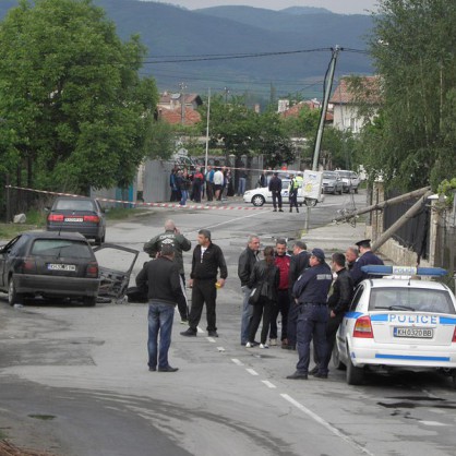Петима загинаха, двама са ранени, единият от тях с опасност за живота при катастрофа в с. Яхиново, община Дупница.