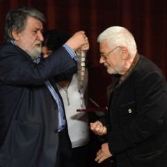 Министър Рашидов връчва ”Златен век” на Недялко Йорданов