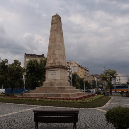 Започва ремонтът на площад Руски паметник в София