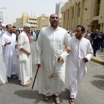 Терористичен атентат в джамия в Кувейт