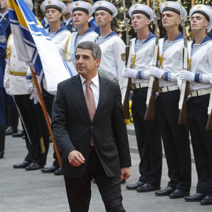 Росен Плевнелиев бе посрещнат с посрещнат с почести в Киев