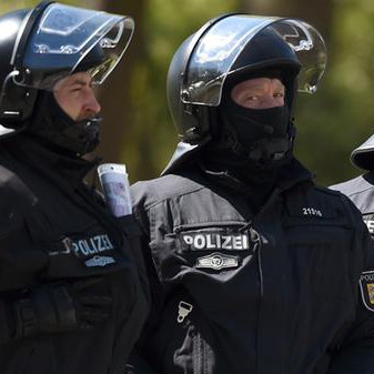 Въоръжен мъж откри стрелба в град в Южна Германия
