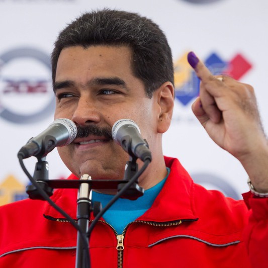 Президентът Николас Мадуро обяви, че правителството намалява работните часове за най-малко две седмици