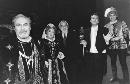 2002 г. - Турне на Софийската опера с ”Дон Карлос” в Япония, от ляво на дясно: Никола Гюзелев, Анна Томова-Синтова, Пламен Карта