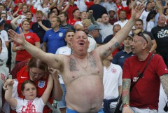 Фенове на Англия преди мача със Словакия