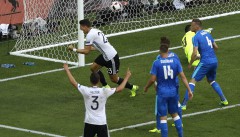 Марио Гомес удвоява резултата срещу Словакия