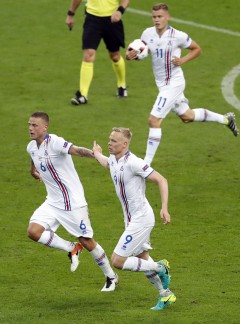 Тимът на Исландия успя да върне две попадения