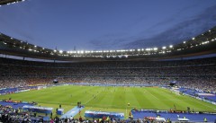 Изглед към ”Стад дьо Франс” по време на финала между Португалия и Франция