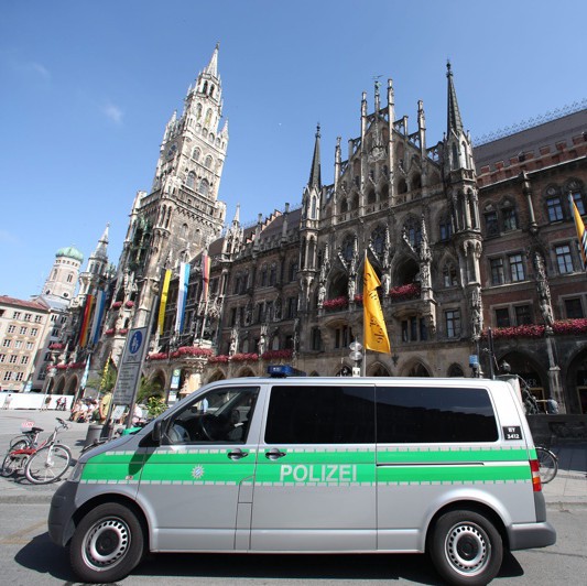 Полицията охранява обществените сгради в Мюнхен