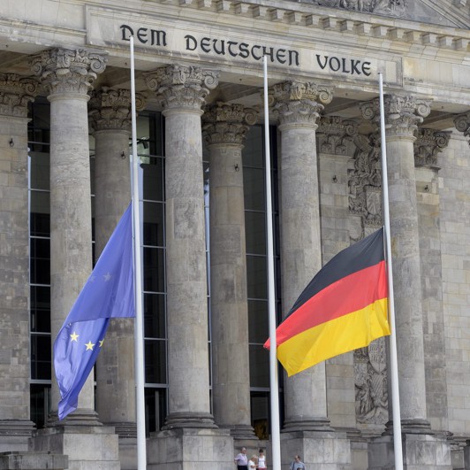 Знамената в Германия са спуснати наполовина