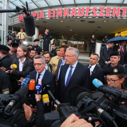 Германският вътрешен министър Томас де Мезиер посети мястото на инцидента