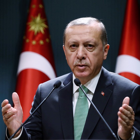 Турският президент Реджеп Тайип Ердоган призова турците да продават долари