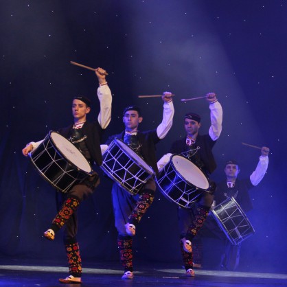 Танцьори от Ансамбъл ”Чинари”