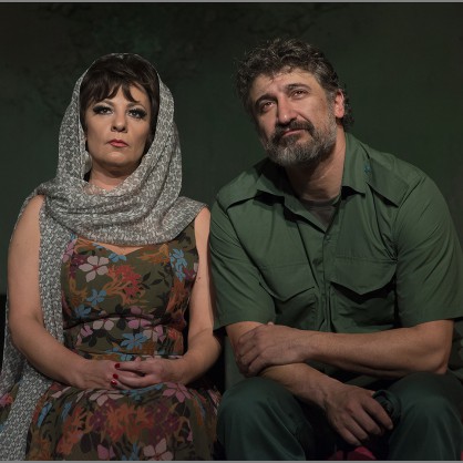 Кирил Ефремов и Нона Йотова в ”Джина и Фидел”, спектакъл на Сатиричния театър