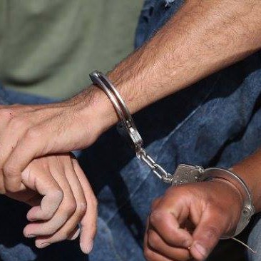 Българите-трафиканти на хора ще прекарат няколко дни в ареста