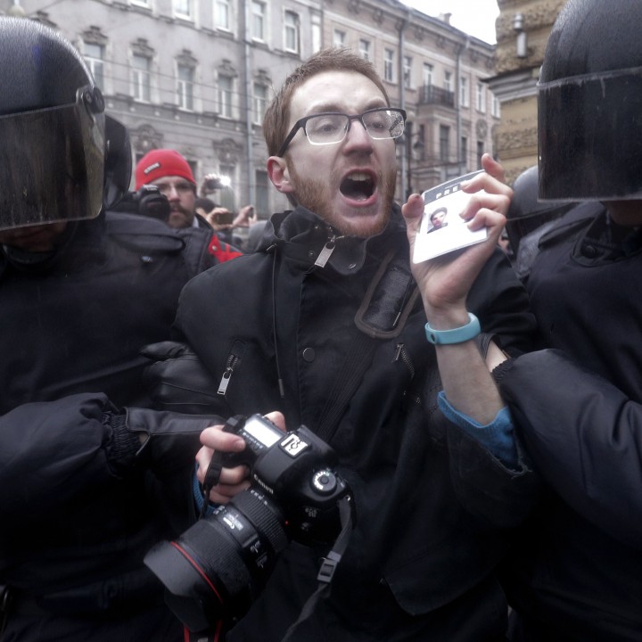 Арест на журналист по време на протестите в Русия