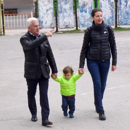 Волен Сидеров със семейството си на изборите