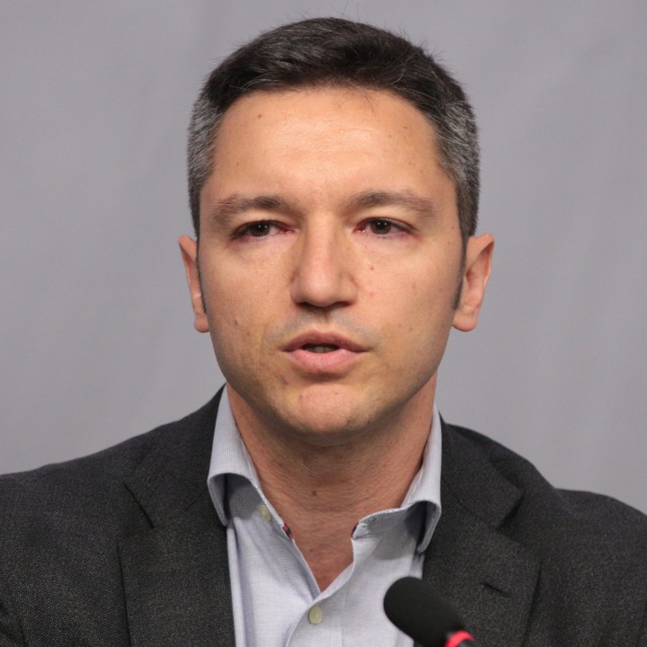 Кристиан Вигенин: Ще обясним защо правителството покровителства корупцията